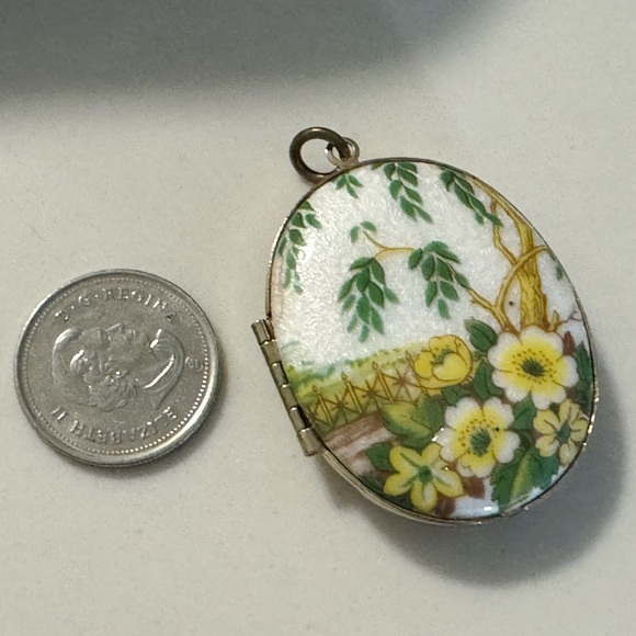 ✨Rare Enamel Locket Gold Necklace - Picture 7 of 7